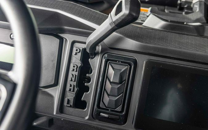 2026 Can-Am Defender MAX Limited HD11