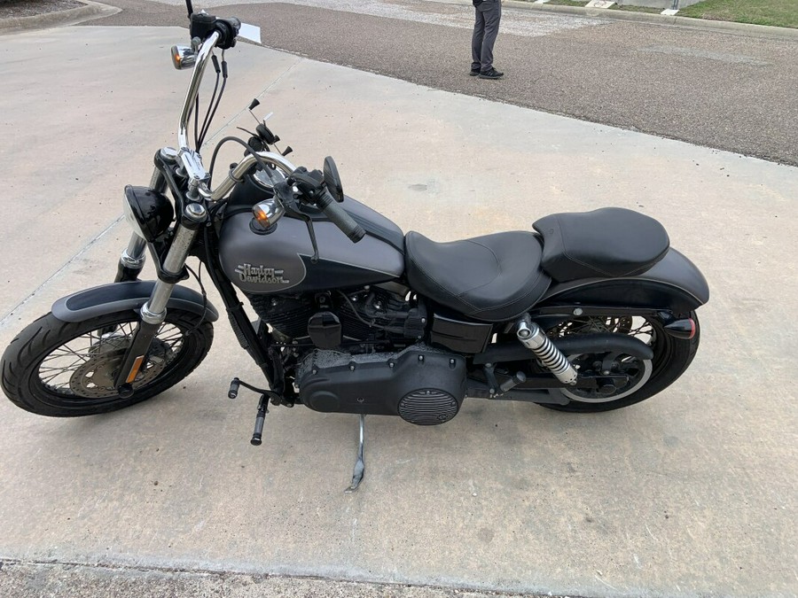2017 Harley-Davidson Street Bob CHR DNM/BLK DNM W/PINSTRIPE