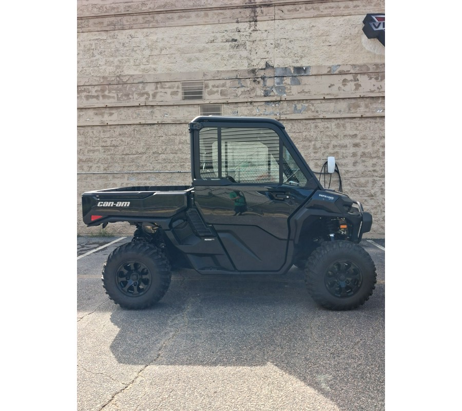 2026 Can-Am Defender XT CAB HD11