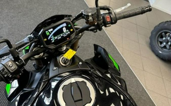 2024 Kawasaki Z900 SE ABS