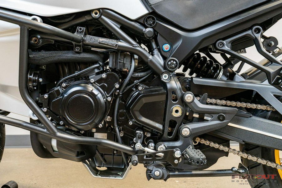 2023 Benelli SRT750X