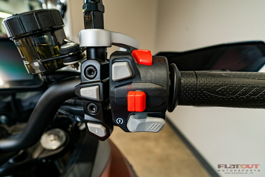 2023 Benelli SRT750X