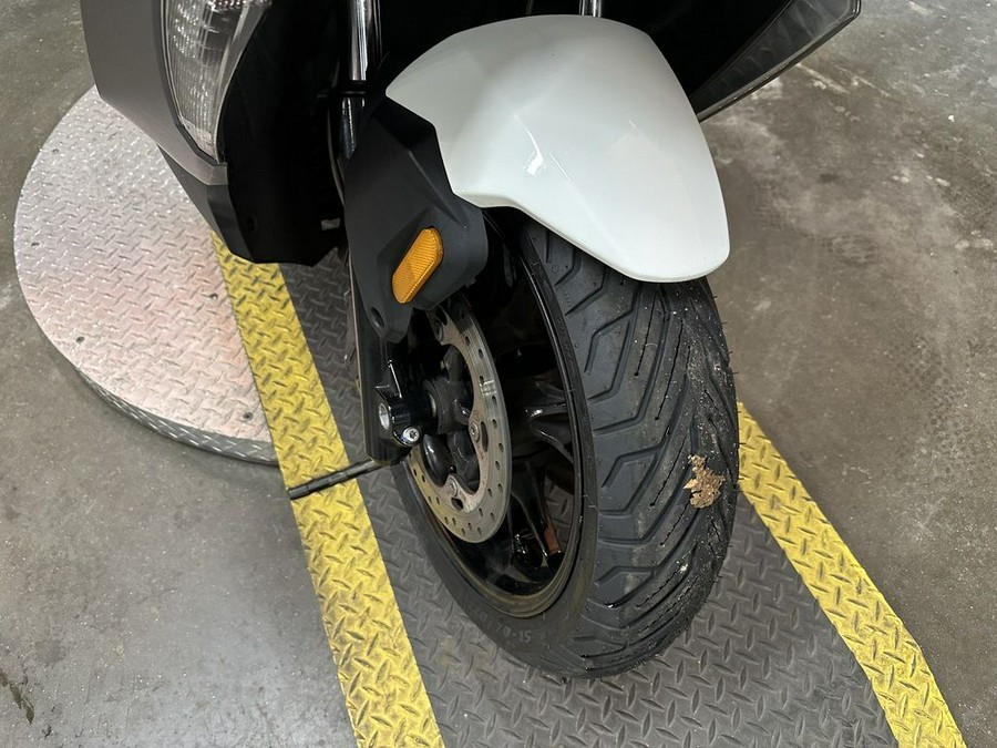 2022 BMW C 400 GT Alpine White