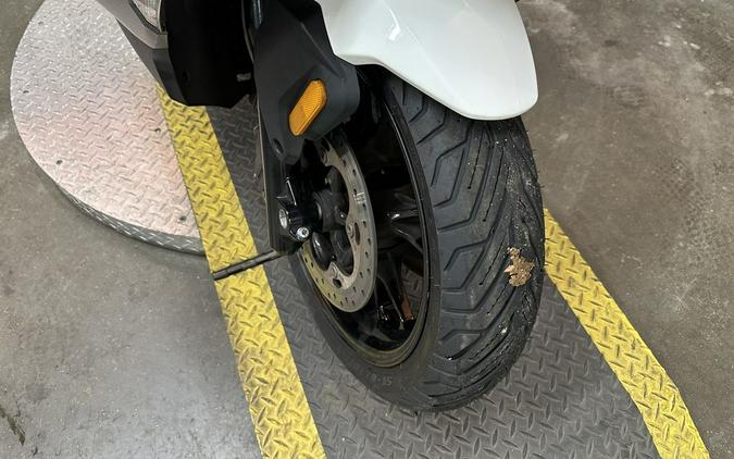 2022 BMW C 400 GT Alpine White