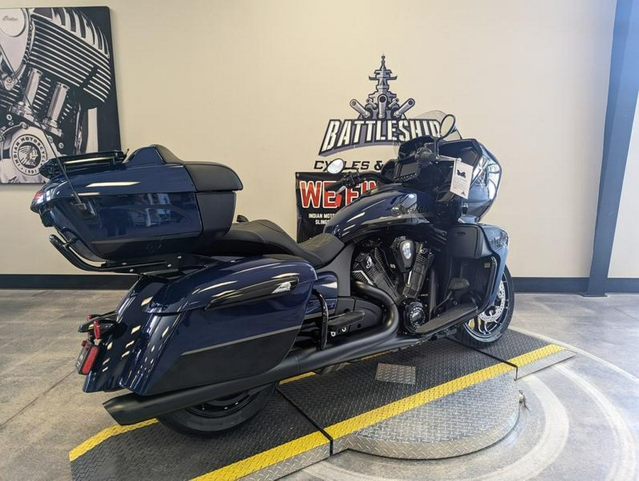 2024 Indian Motorcycle® Pursuit® Dark Horse® with PowerBand Audio Package Springfield Blue