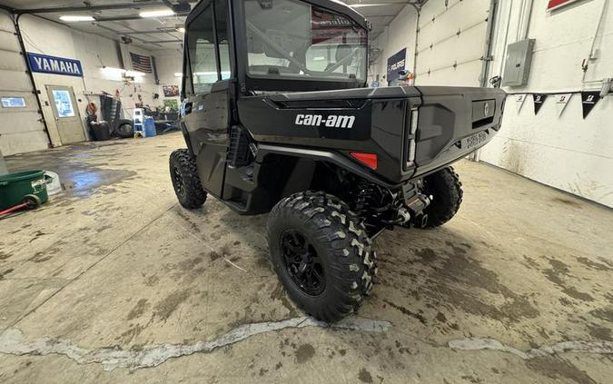 2026 Can-Am® Defender XT CAB HD11