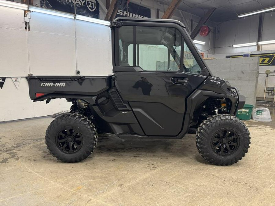 2026 Can-Am® Defender XT CAB HD11