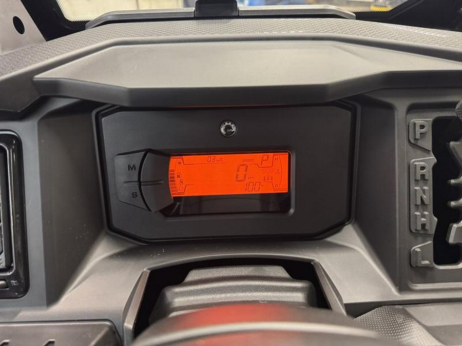 2026 Can-Am® Defender XT CAB HD11