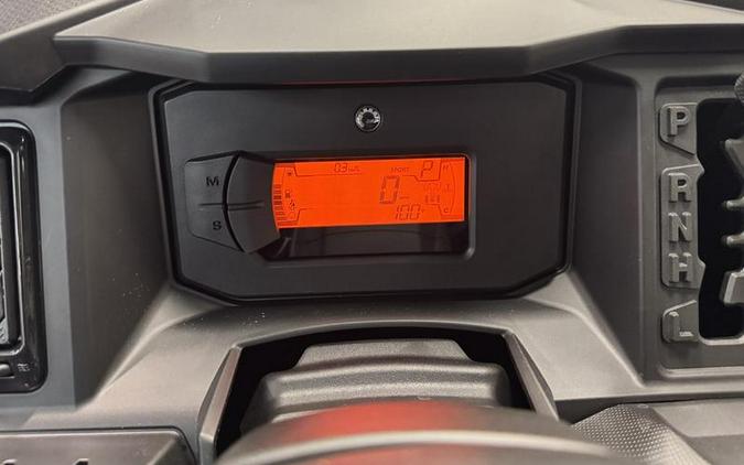 2026 Can-Am® Defender XT CAB HD11