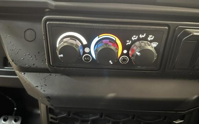 2026 Can-Am® Defender XT CAB HD11