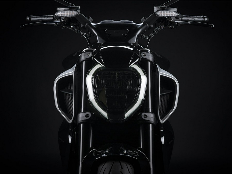 2025 Ducati Diavel V4