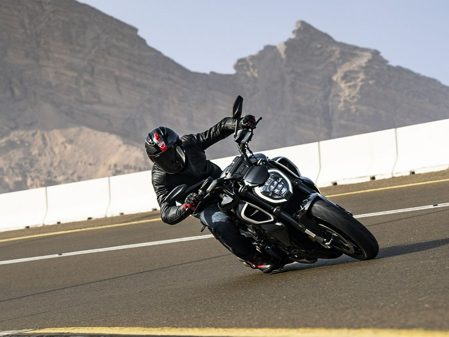 2025 Ducati Diavel V4