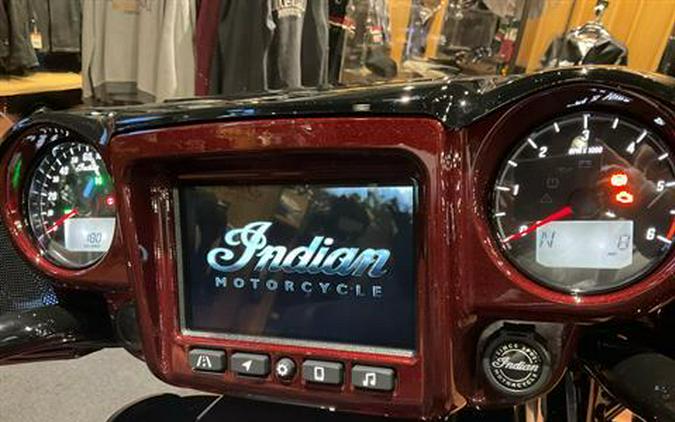 2024 Indian Motorcycle Roadmaster® Dark Horse® with PowerBand Audio Package