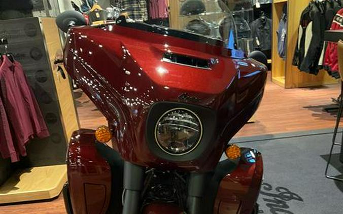 2024 Indian Motorcycle Roadmaster® Dark Horse® with PowerBand Audio Package