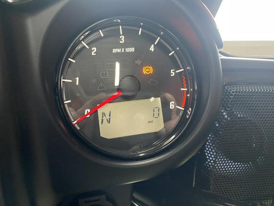 2025 Indian Motorcycle® Chieftain® Dark Horse® w/PowerBand Audio Black Smoke