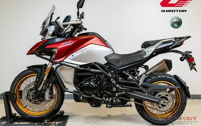 2023 Benelli SRT750X