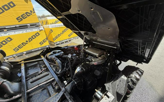 2026 Can-Am Defender PRO Limited HD10