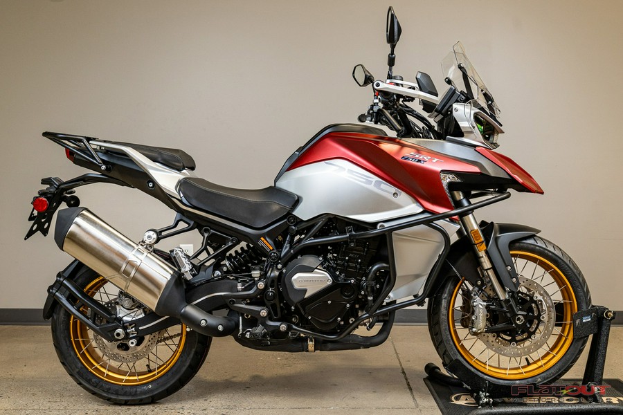 2023 Benelli SRT750X