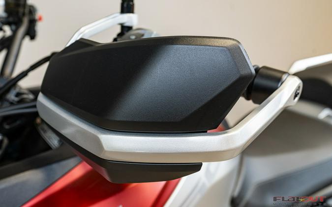 2023 Benelli SRT750X