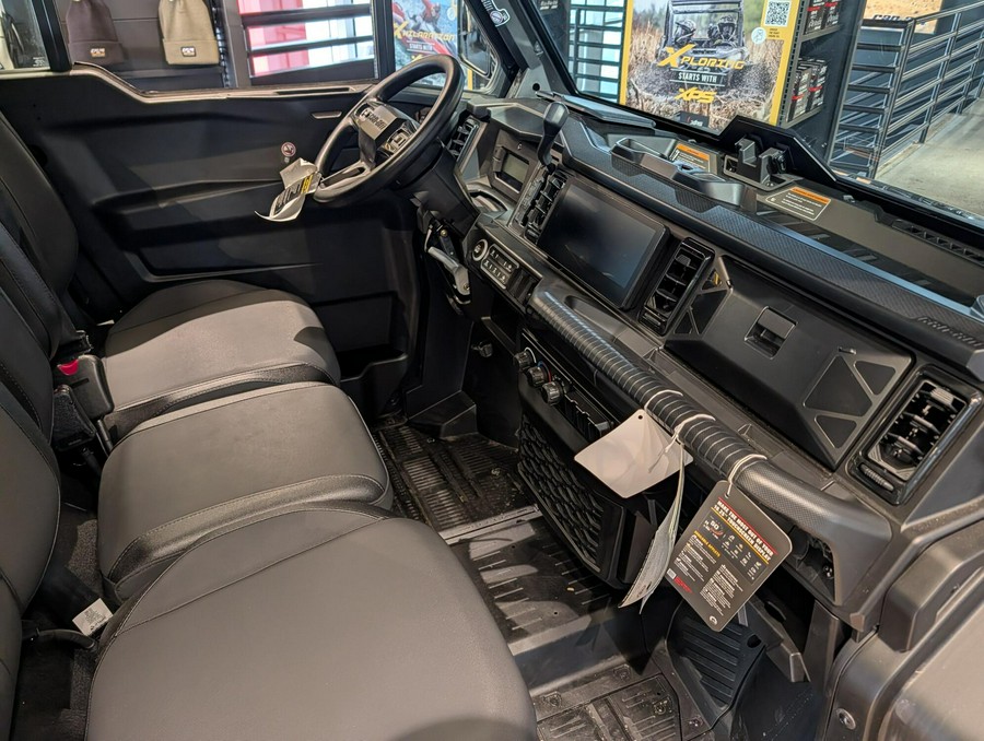 2026 Can-Am Defender MAX XT CAB HD11