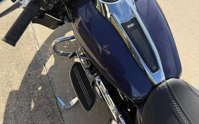 2026 Harley-Davidson Road Glide Purple Abyss Chrome Trim
