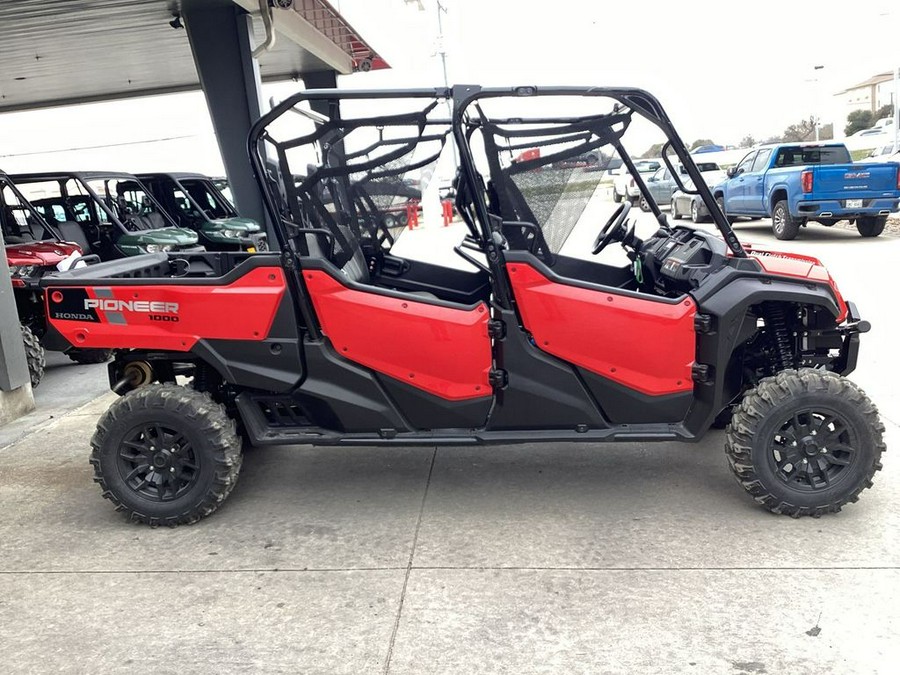 2023 Honda Pioneer 1000-6 Crew Deluxe