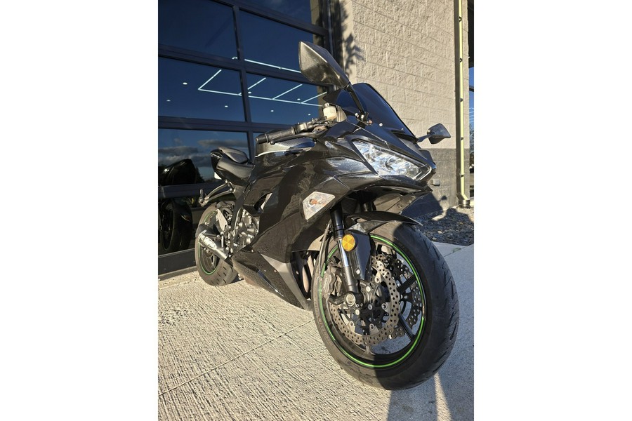 2021 Kawasaki Ninja® ZX™-6R Base