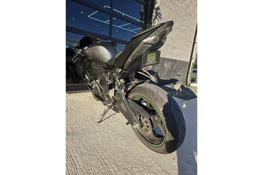 2021 Kawasaki Ninja® ZX™-6R Base