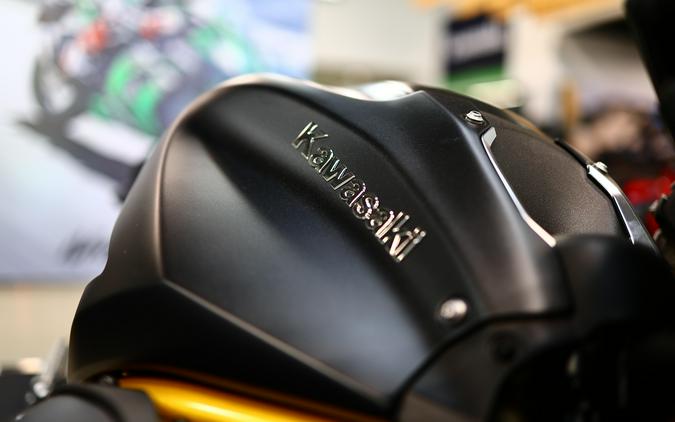 2026 Kawasaki Z900 ABS Metallic Matte Graphenesteel GrayMetallic Flat Spark Black