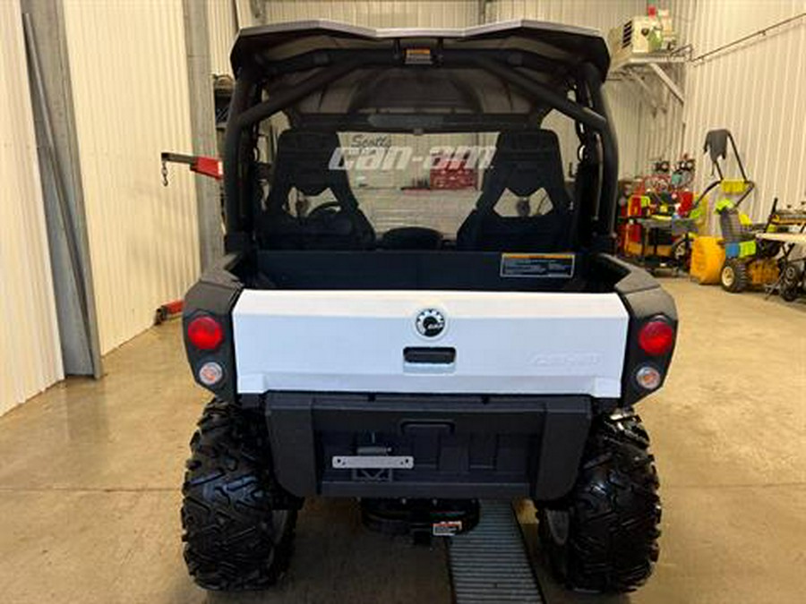 2013 Can-Am Commander Electric w/Half Windshield & Roof