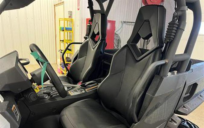 2013 Can-Am Commander Electric w/Half Windshield & Roof