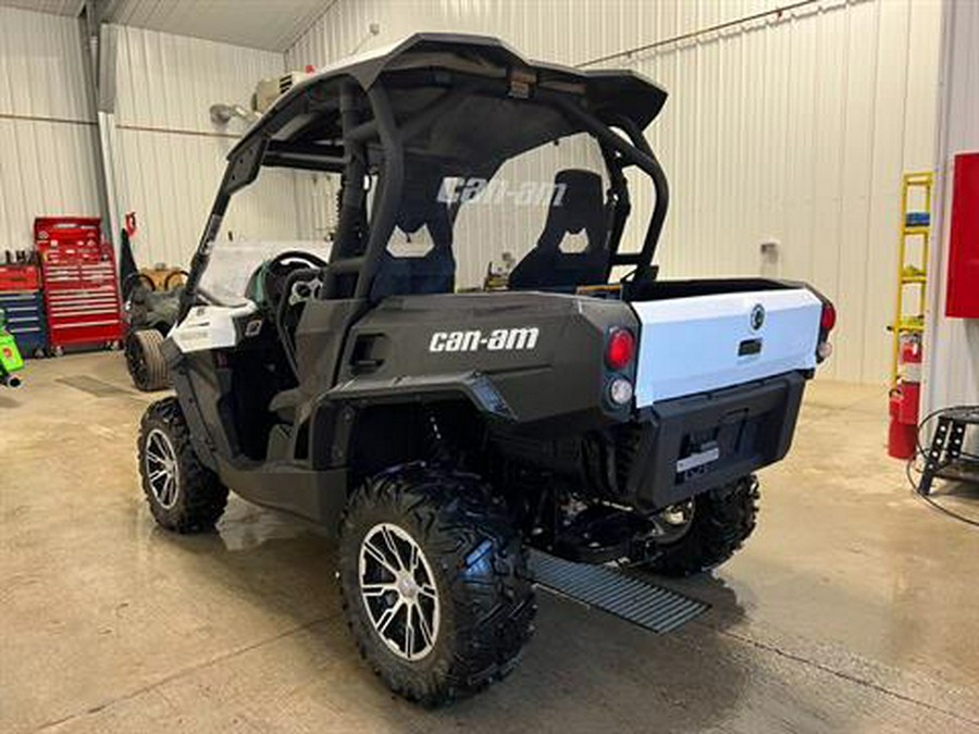 2013 Can-Am Commander Electric w/Half Windshield & Roof