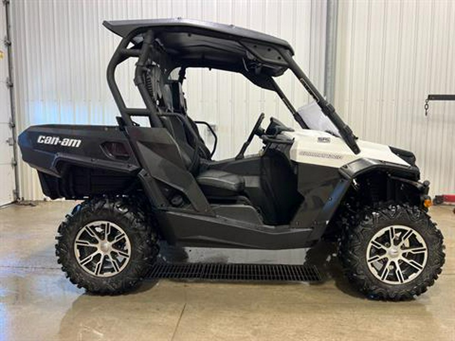 2013 Can-Am Commander Electric w/Half Windshield & Roof