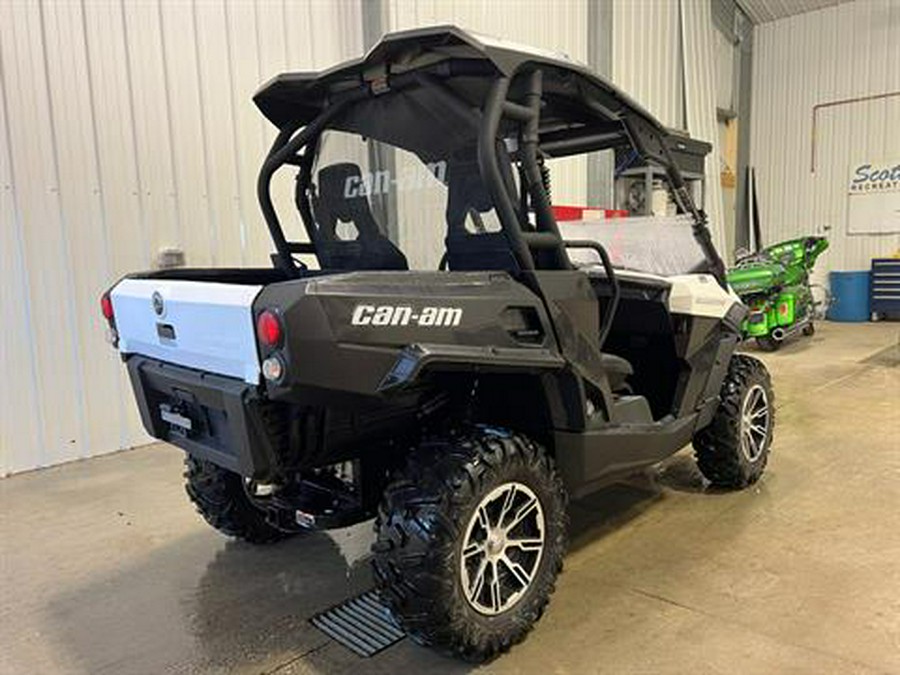 2013 Can-Am Commander Electric w/Half Windshield & Roof