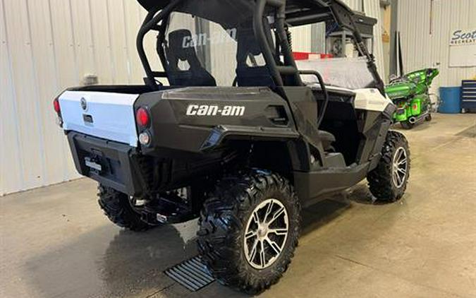 2013 Can-Am Commander Electric w/Half Windshield & Roof