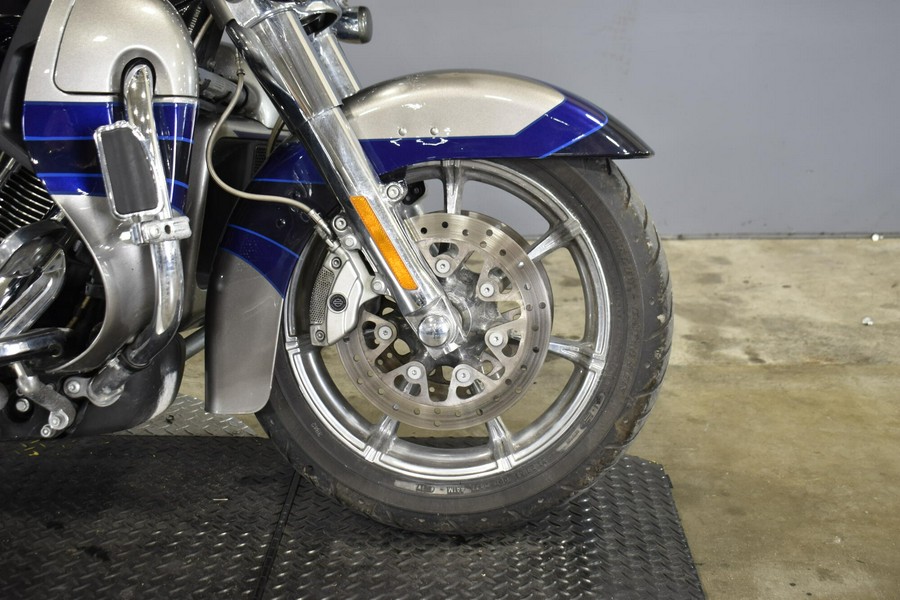 2017 Harley-Davidson CVO Limited Palladium Silver/Phantom Blue with Wicked Sapphire including Mirr
