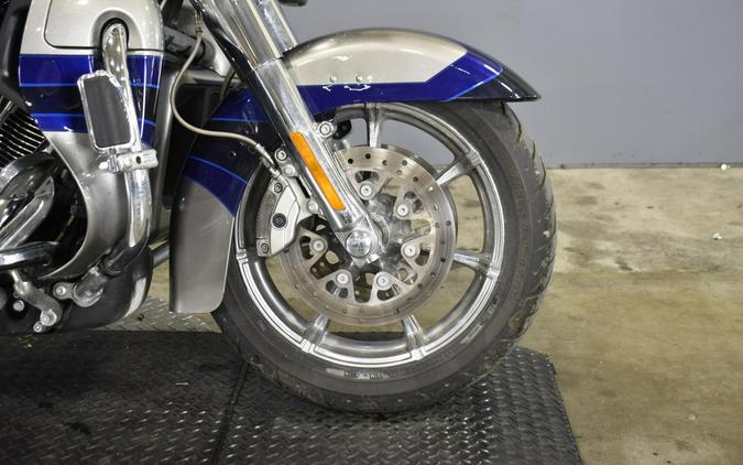 2017 Harley-Davidson CVO Limited Palladium Silver/Phantom Blue with Wicked Sapphire including Mirr
