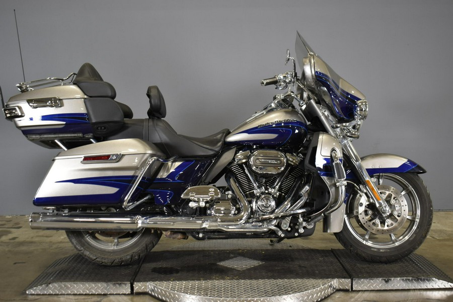 2017 Harley-Davidson CVO Limited Palladium Silver/Phantom Blue with Wicked Sapphire including Mirr