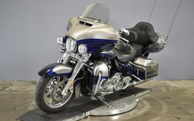 2017 Harley-Davidson CVO Limited Palladium Silver/Phantom Blue with Wicked Sapphire including Mirr