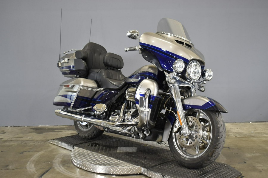 2017 Harley-Davidson CVO Limited Palladium Silver/Phantom Blue with Wicked Sapphire including Mirr