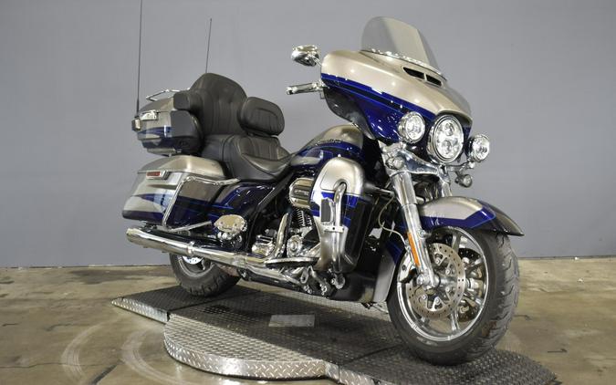 2017 Harley-Davidson CVO Limited Palladium Silver/Phantom Blue with Wicked Sapphire including Mirr