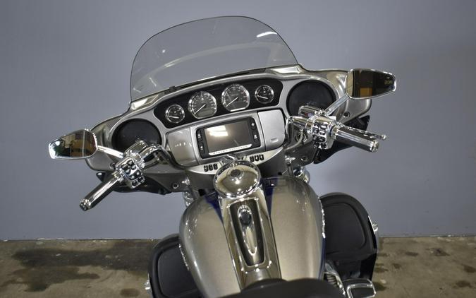 2017 Harley-Davidson CVO Limited Palladium Silver/Phantom Blue with Wicked Sapphire including Mirr