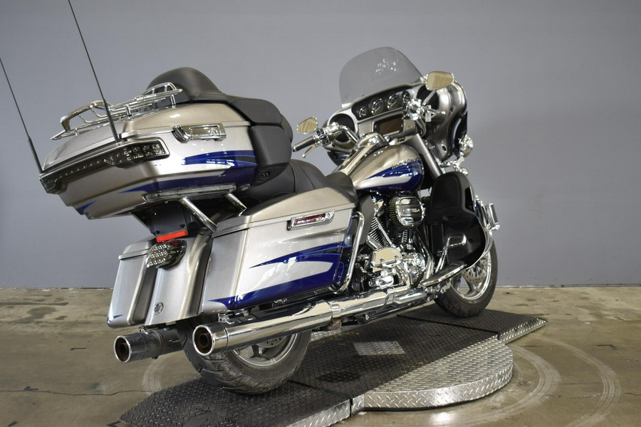 2017 Harley-Davidson CVO Limited Palladium Silver/Phantom Blue with Wicked Sapphire including Mirr