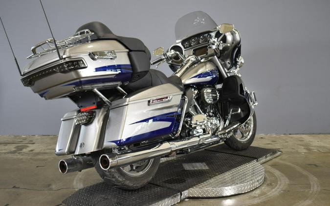 2017 Harley-Davidson CVO Limited Palladium Silver/Phantom Blue with Wicked Sapphire including Mirr