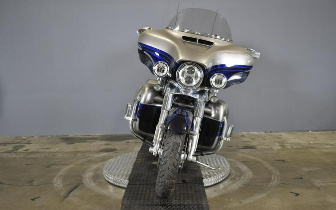2017 Harley-Davidson CVO Limited Palladium Silver/Phantom Blue with Wicked Sapphire including Mirr