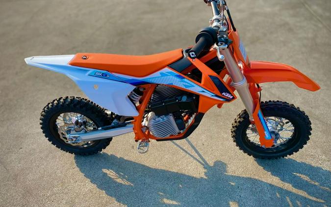 2024 KTM SX-E 3