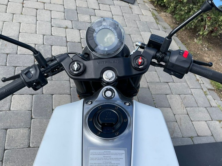 2023 Husqvarna® Vitpilen 401