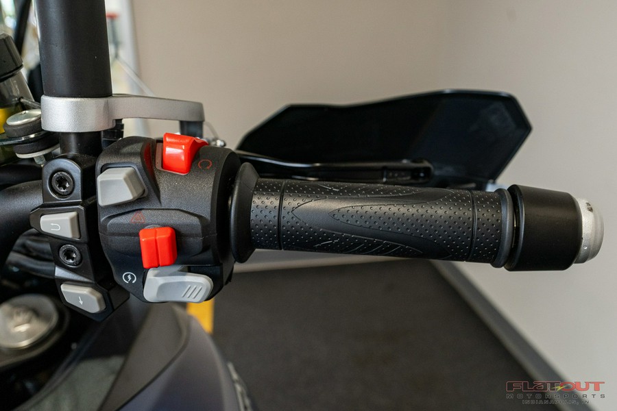 2023 Benelli SRT750X