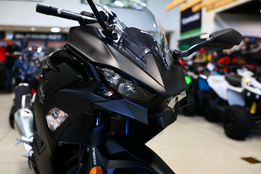2026 Kawasaki Ninja 500 ABS Metallic Flat Spark BlackMetallic Spark Black