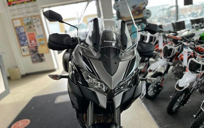 2022 Kawasaki Versys® 1000 SE LT+